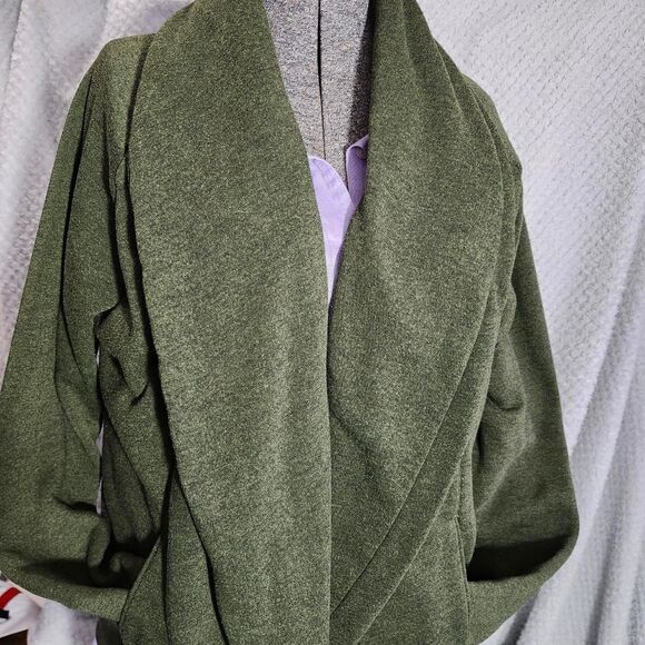 Columbia Tops - cardigan Columbia-sportswear Women's Green and Khaki shawl type jacket